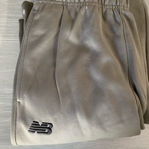 New balance athletic/sweat pants